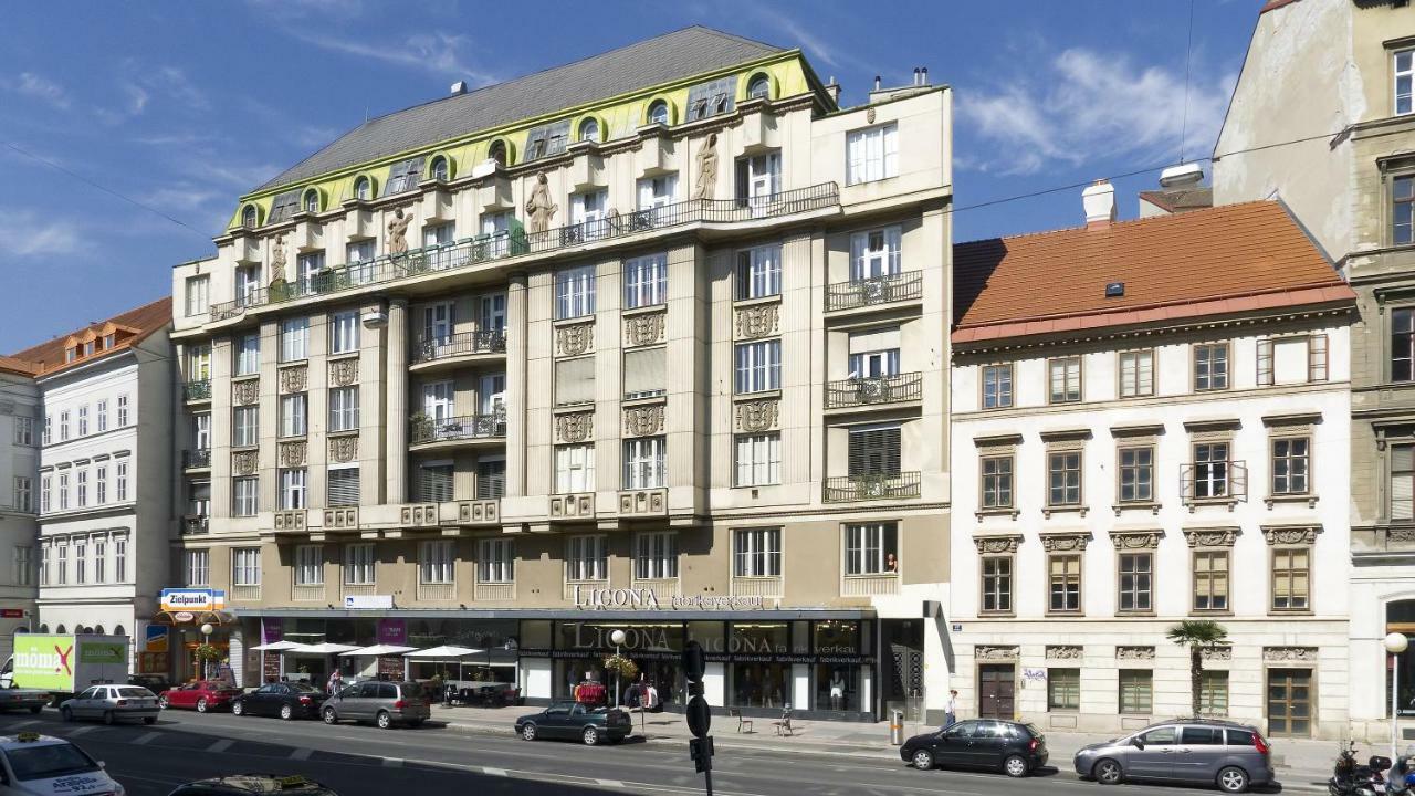 Cute Red Star Center Apartamento *